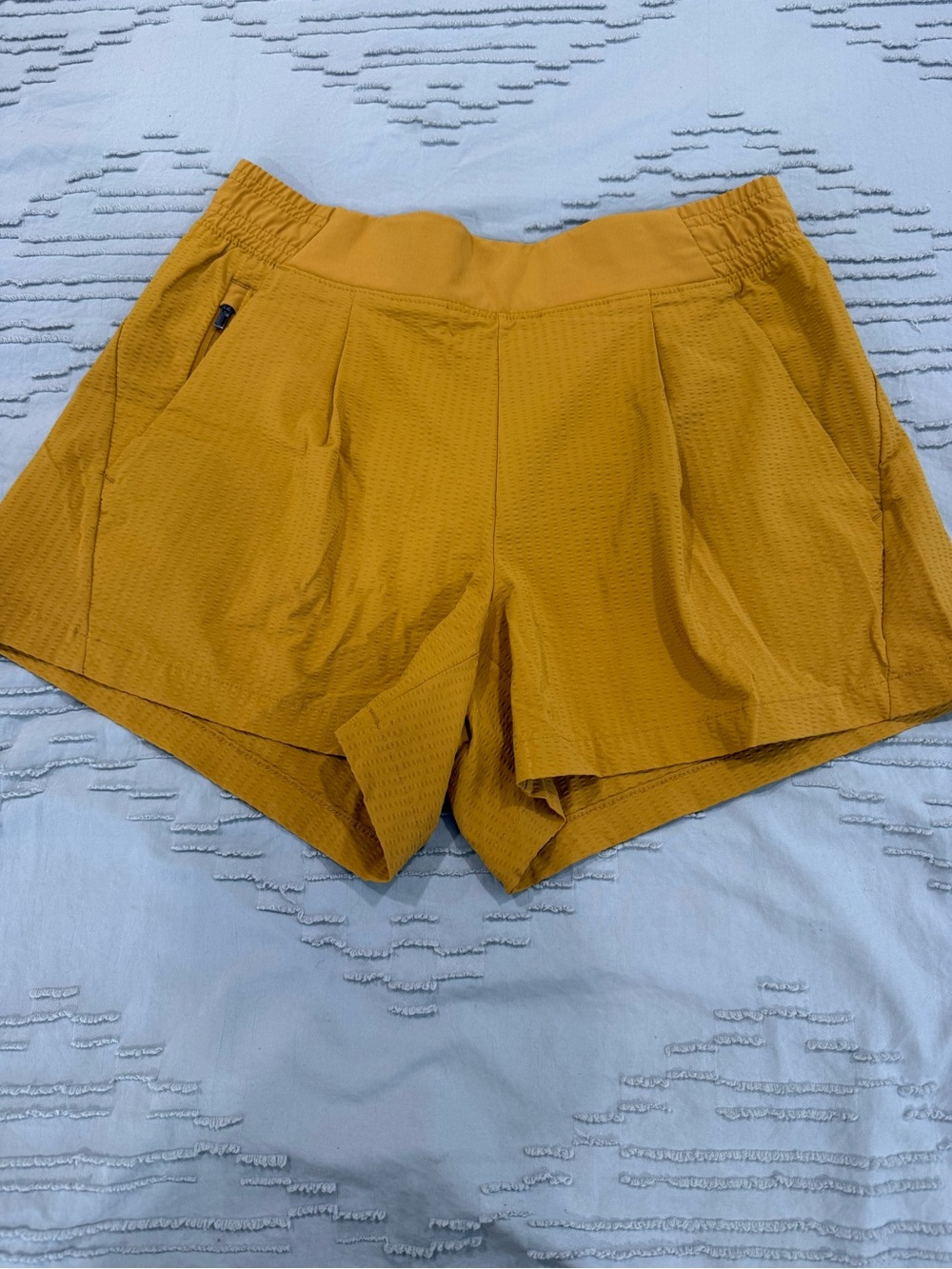 Athleta Textured Brooklyn Shorts NWOT- never worn - Picture 2 of 8